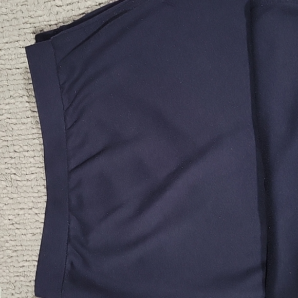 Avenue Plus Size Navy Blue Capri Stretch Pants Size 30/32 - Picture 2 of 7